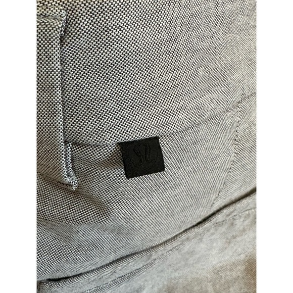 Lululemon Commission Short Relaxed *Qwick Oxford 11" - Picture 4 of 6